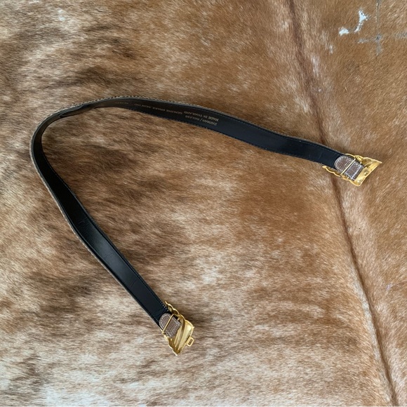 Vintage snakeskin taupe belt with gold accent buckle - Picture 5 of 7